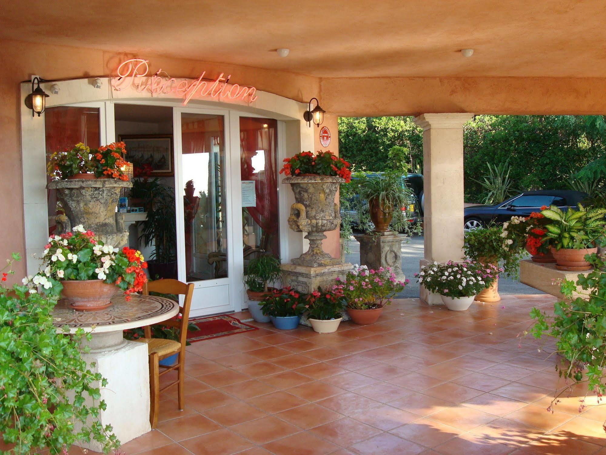 Hotel Martinengo Sainte-Maxime Kültér fotó