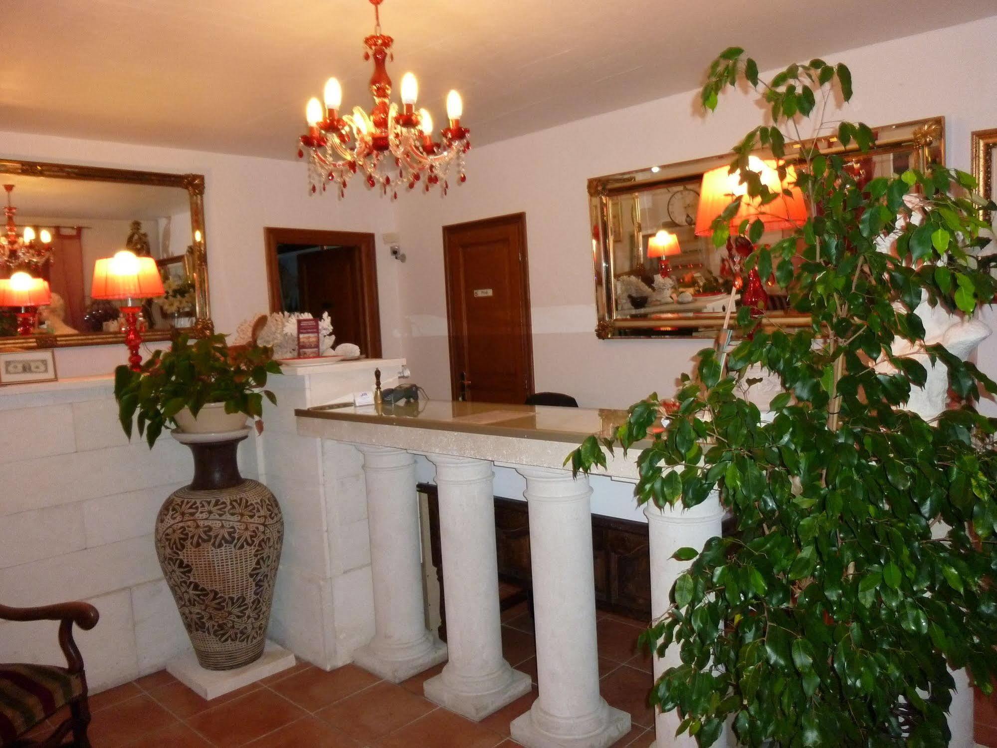 Hotel Martinengo Sainte-Maxime Kültér fotó